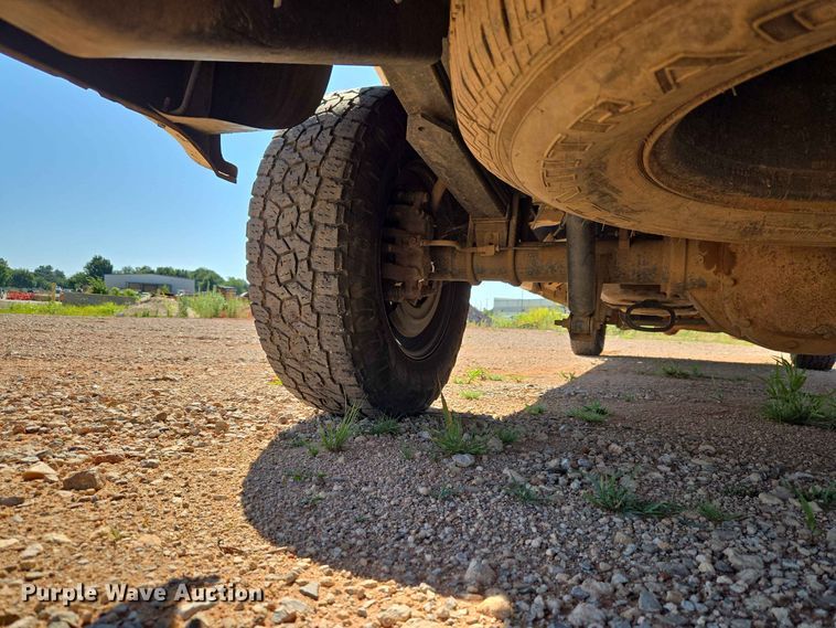 image for item EW0461 2009 Ford F-250 Crew Cab pickup truck