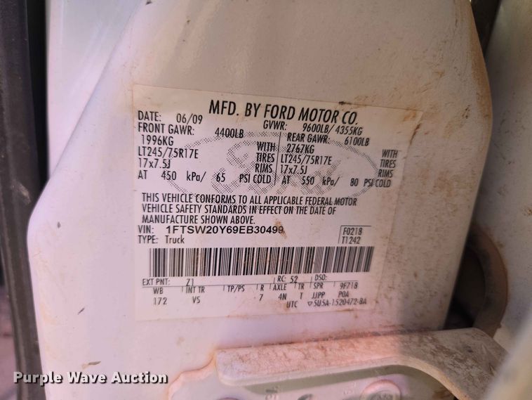 image for item EW0461 2009 Ford F-250 Crew Cab pickup truck