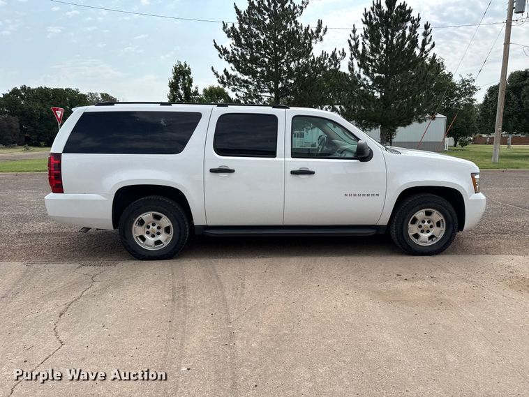 image for item EW4018 2013 Chevrolet Suburban SUV