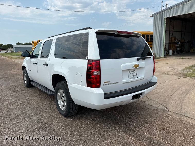image for item EW4018 2013 Chevrolet Suburban SUV