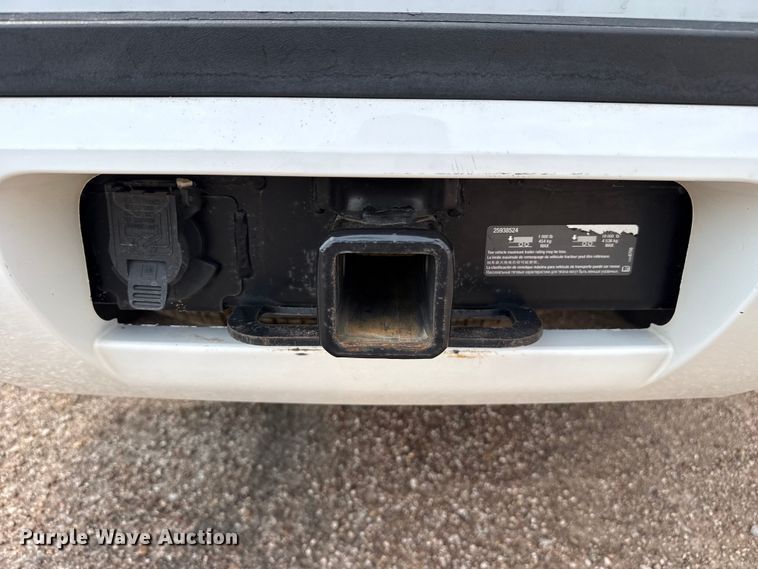 image for item EW4018 2013 Chevrolet Suburban SUV