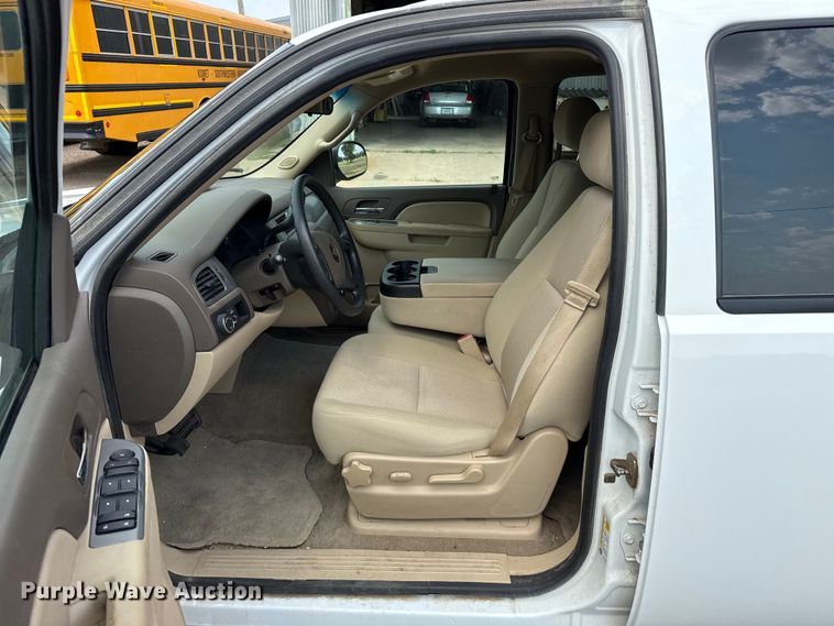 image for item EW4018 2013 Chevrolet Suburban SUV