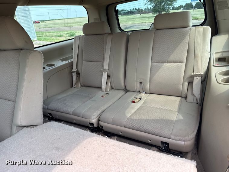 image for item EW4018 2013 Chevrolet Suburban SUV