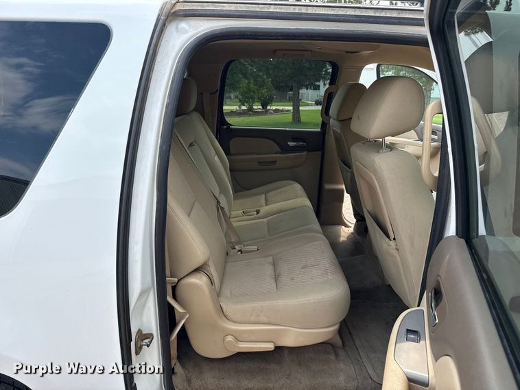 image for item EW4018 2013 Chevrolet Suburban SUV