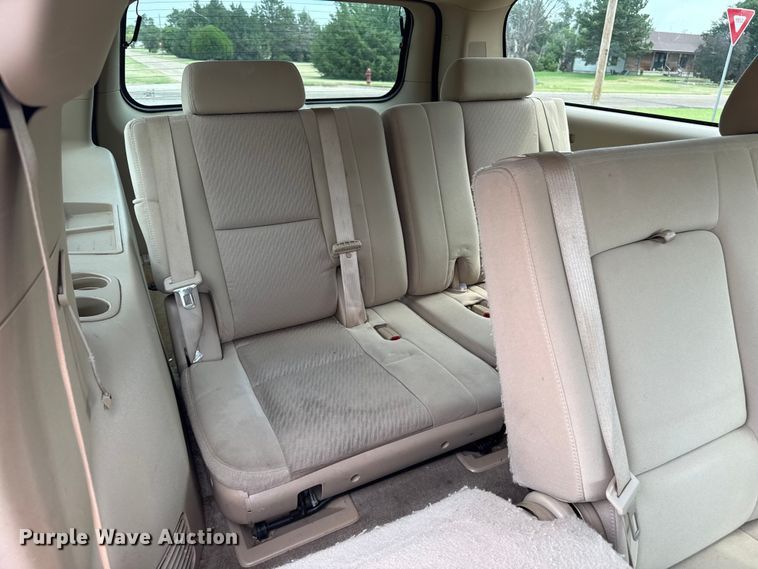 image for item EW4018 2013 Chevrolet Suburban SUV