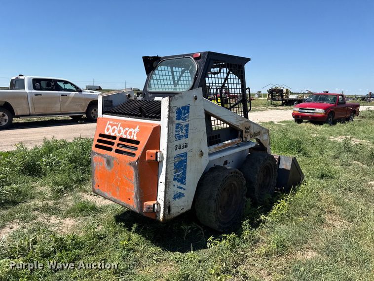 image for item EW4046 1991 Bobcat 743B skid steer loader