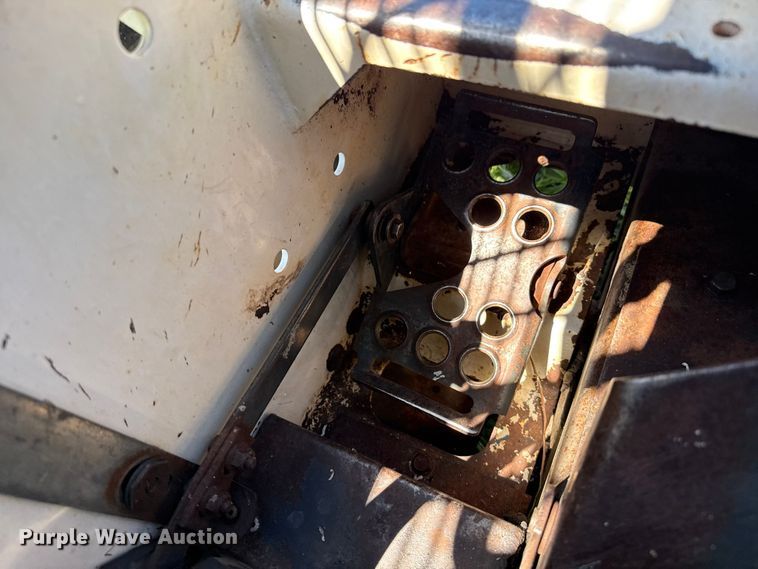 image for item EW4046 1991 Bobcat 743B skid steer loader