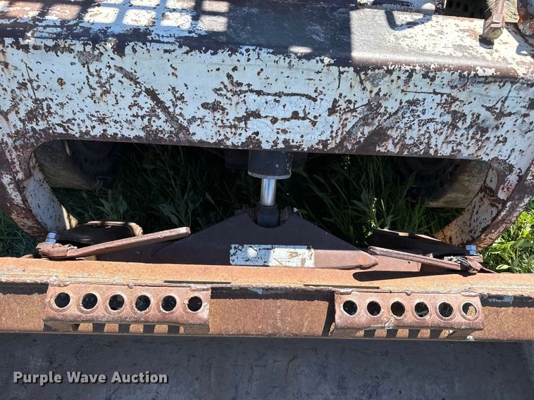 image for item EW4046 1991 Bobcat 743B skid steer loader