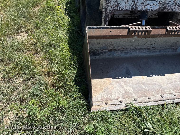 image for item EW4046 1991 Bobcat 743B skid steer loader
