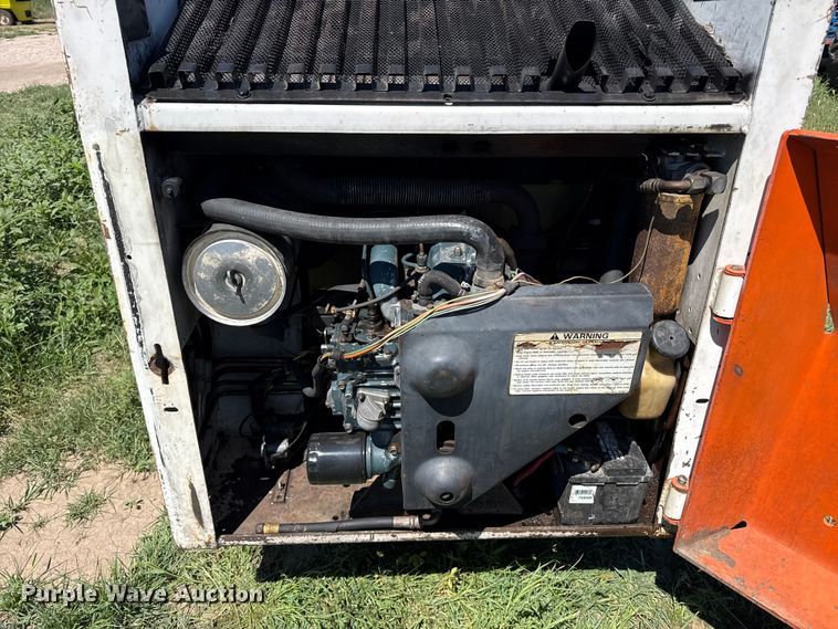 image for item EW4046 1991 Bobcat 743B skid steer loader