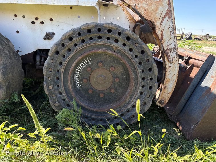 image for item EW4046 1991 Bobcat 743B skid steer loader