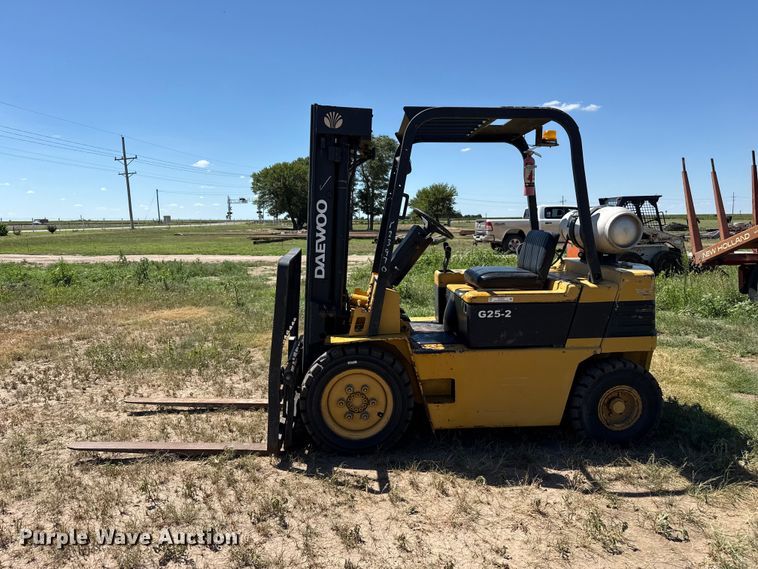 image for item EW4047 Daewoo G25-2 forklift