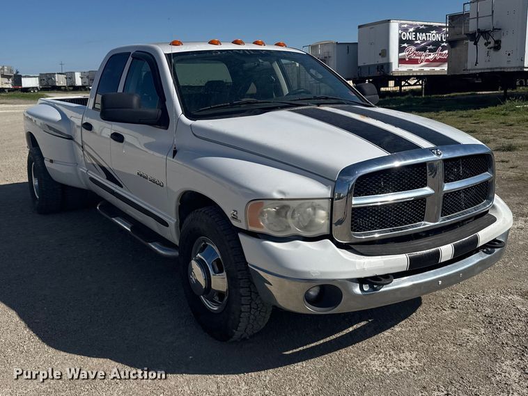 image for item EW4890 2005 Dodge Ram 3500 Ext. Cab pickup truck