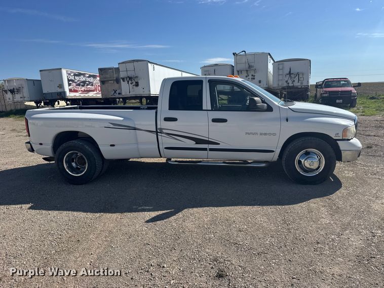 image for item EW4890 2005 Dodge Ram 3500 Ext. Cab pickup truck