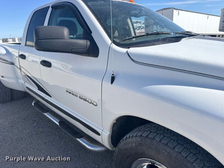 image for item EW4890 2005 Dodge Ram 3500 Ext. Cab pickup truck