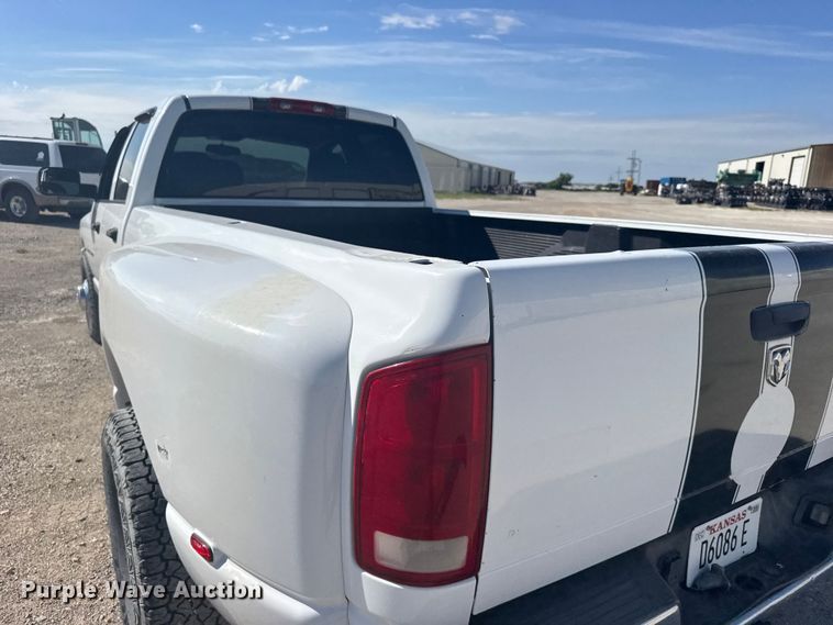 image for item EW4890 2005 Dodge Ram 3500 Ext. Cab pickup truck