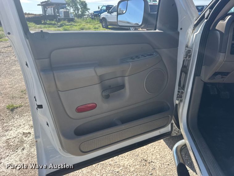 image for item EW4890 2005 Dodge Ram 3500 Ext. Cab pickup truck