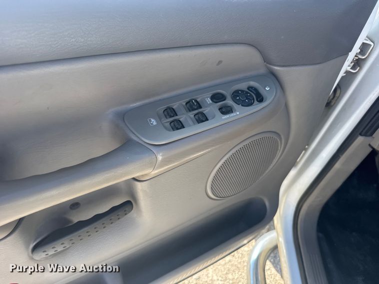 image for item EW4890 2005 Dodge Ram 3500 Ext. Cab pickup truck