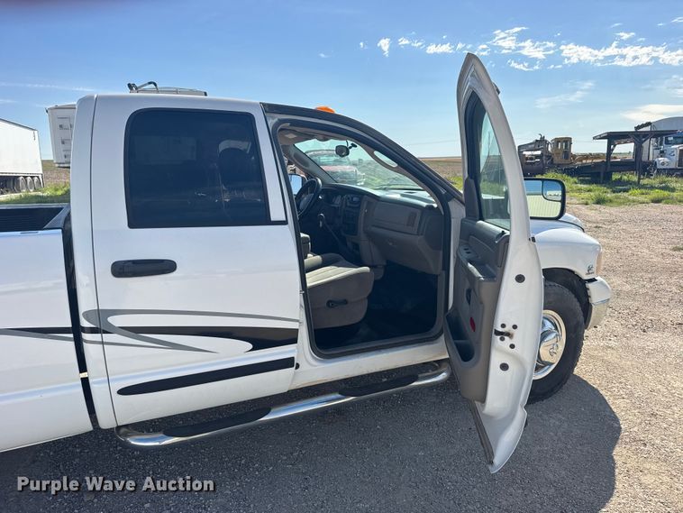 image for item EW4890 2005 Dodge Ram 3500 Ext. Cab pickup truck