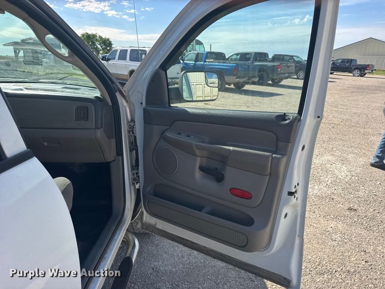 image for item EW4890 2005 Dodge Ram 3500 Ext. Cab pickup truck