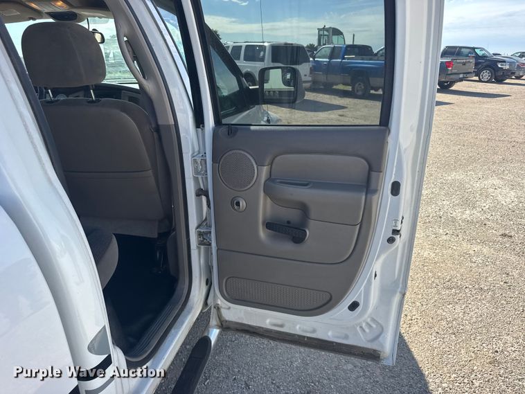 image for item EW4890 2005 Dodge Ram 3500 Ext. Cab pickup truck