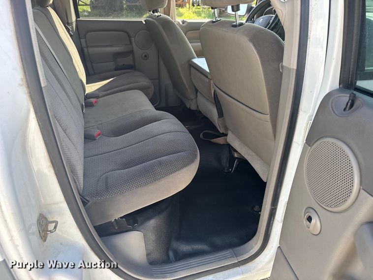 image for item EW4890 2005 Dodge Ram 3500 Ext. Cab pickup truck