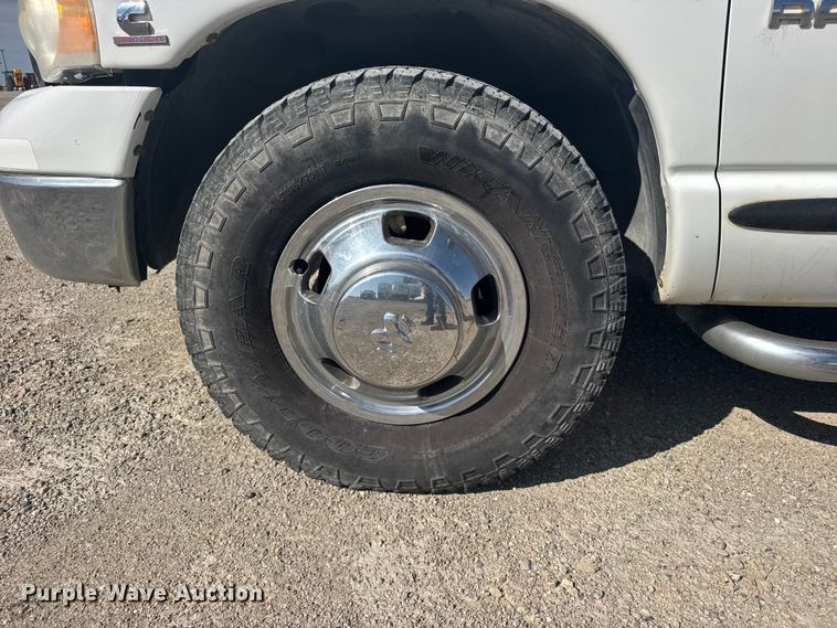image for item EW4890 2005 Dodge Ram 3500 Ext. Cab pickup truck