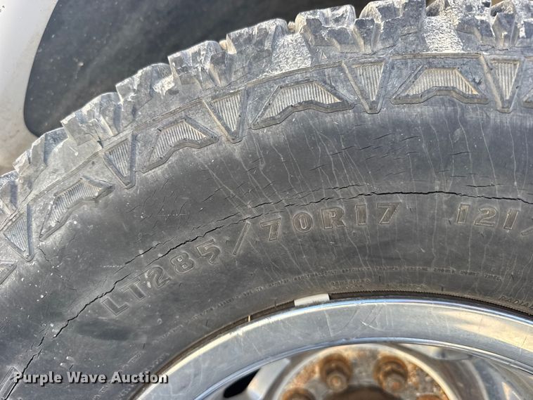 image for item EW4890 2005 Dodge Ram 3500 Ext. Cab pickup truck