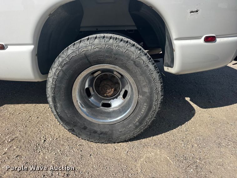 image for item EW4890 2005 Dodge Ram 3500 Ext. Cab pickup truck