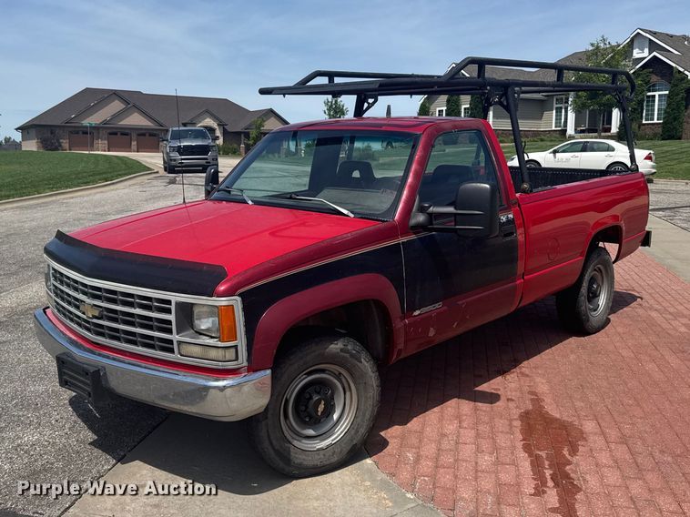 1992 Chevrolet C2500 pickup truck