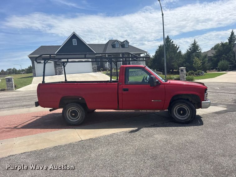 image for item EW4912 1992 Chevrolet C2500 pickup truck