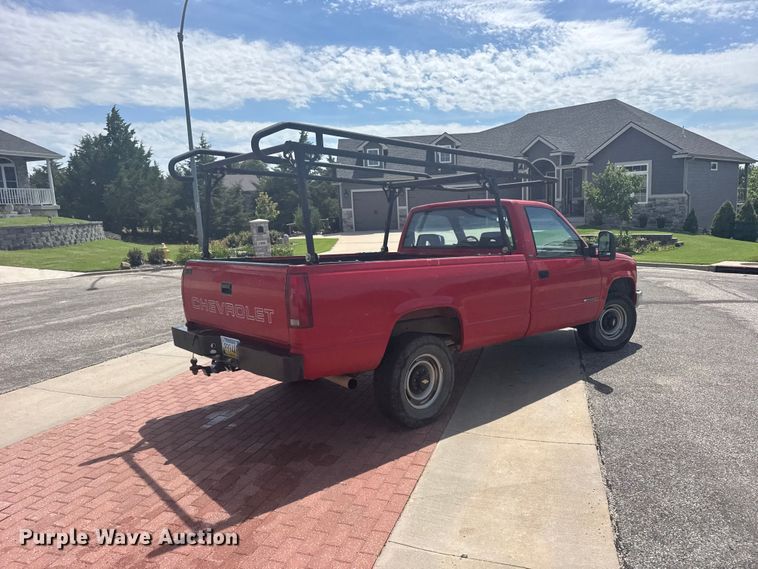 image for item EW4912 1992 Chevrolet C2500 pickup truck