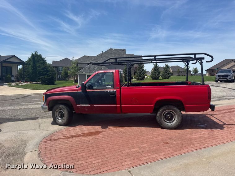 image for item EW4912 1992 Chevrolet C2500 pickup truck