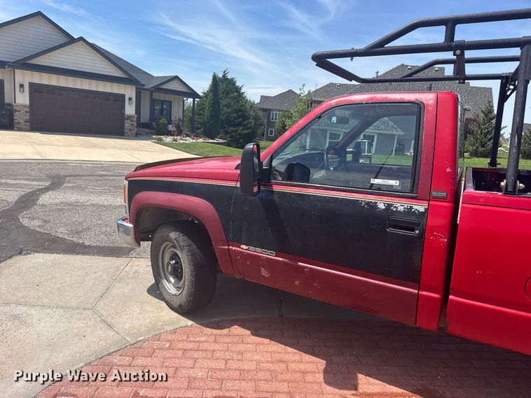 image for item EW4912 1992 Chevrolet C2500 pickup truck