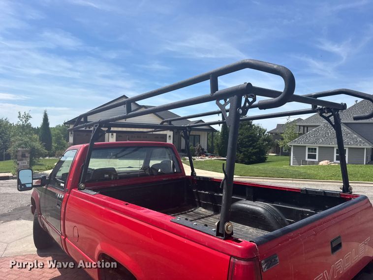 image for item EW4912 1992 Chevrolet C2500 pickup truck