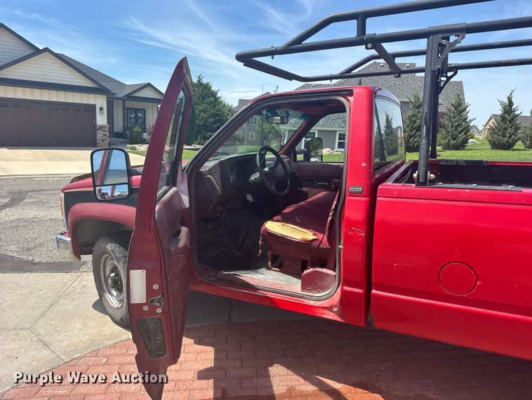 image for item EW4912 1992 Chevrolet C2500 pickup truck