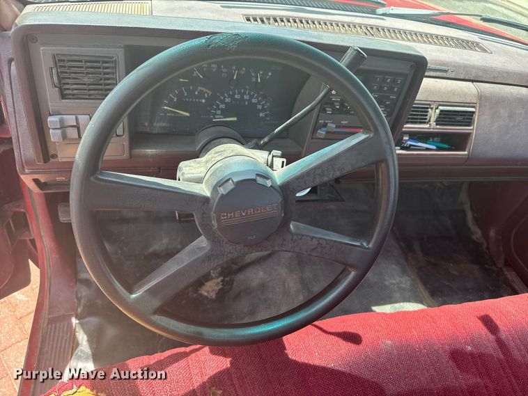 image for item EW4912 1992 Chevrolet C2500 pickup truck