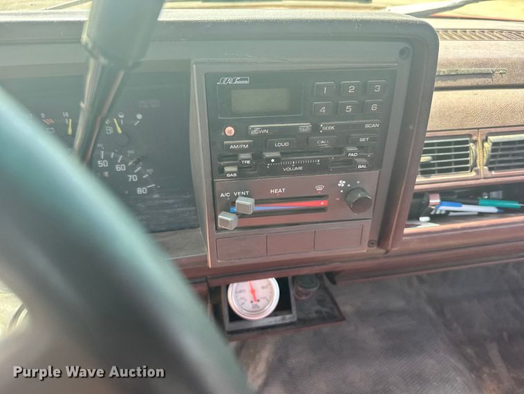 image for item EW4912 1992 Chevrolet C2500 pickup truck