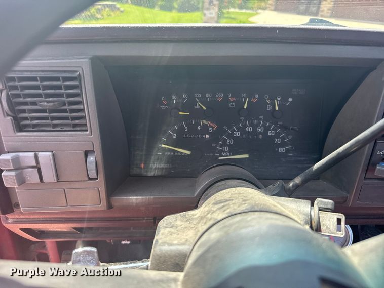 image for item EW4912 1992 Chevrolet C2500 pickup truck