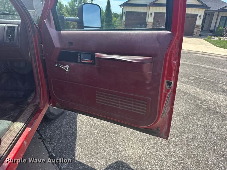 image for item EW4912 1992 Chevrolet C2500 pickup truck