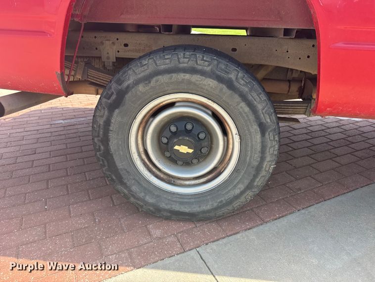 image for item EW4912 1992 Chevrolet C2500 pickup truck
