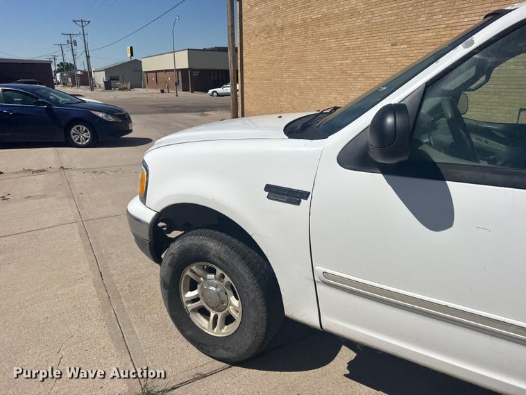 image for item EW4929 2001 Ford Expedition XLT SUV