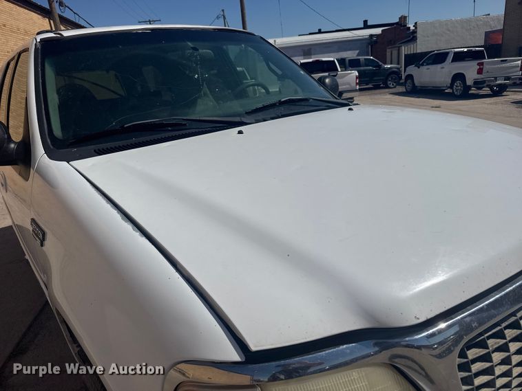 image for item EW4929 2001 Ford Expedition XLT SUV
