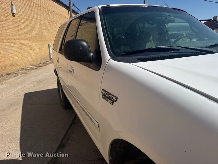 image for item EW4929 2001 Ford Expedition XLT SUV