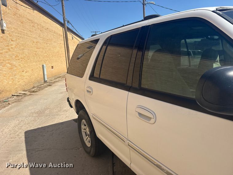 image for item EW4929 2001 Ford Expedition XLT SUV