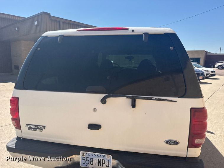 image for item EW4929 2001 Ford Expedition XLT SUV
