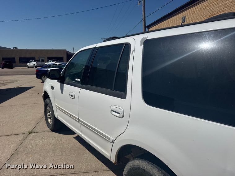image for item EW4929 2001 Ford Expedition XLT SUV