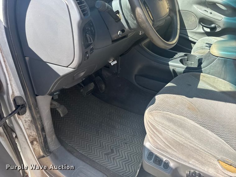 image for item EW4929 2001 Ford Expedition XLT SUV
