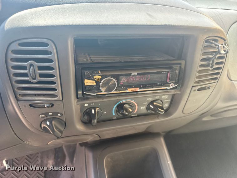 image for item EW4929 2001 Ford Expedition XLT SUV