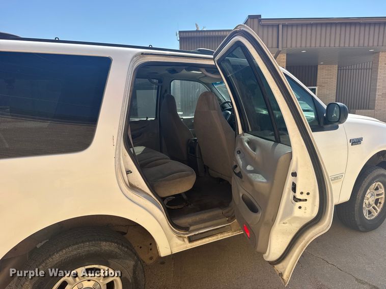 image for item EW4929 2001 Ford Expedition XLT SUV